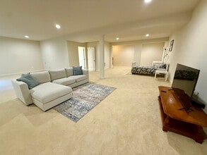 43100 Barnstead Dr in Ashburn, VA - Building Photo - Building Photo