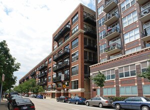 No. Ten Lofts in Chicago, IL - Building Photo - Building Photo