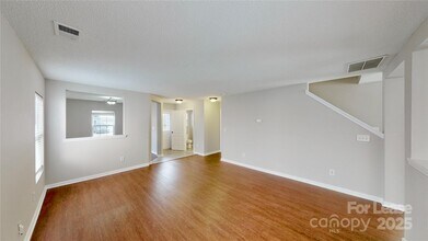 8139 Deodora Cedar Ln in Charlotte, NC - Building Photo - Building Photo