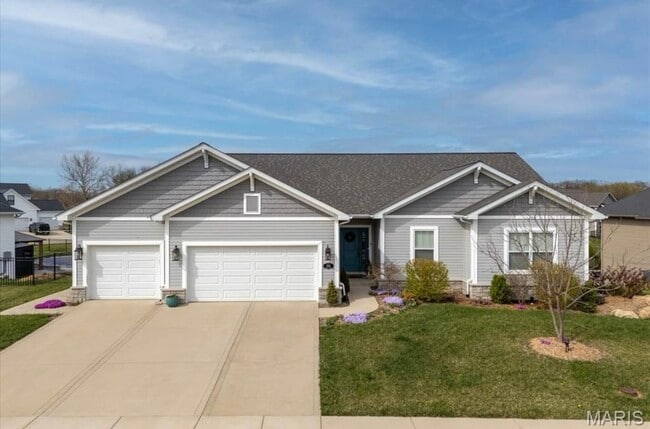 536 Flagstone Pass Dr in O'Fallon, IL - Building Photo - Building Photo
