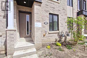 7 Case Ootes Dr in Toronto, ON - Building Photo