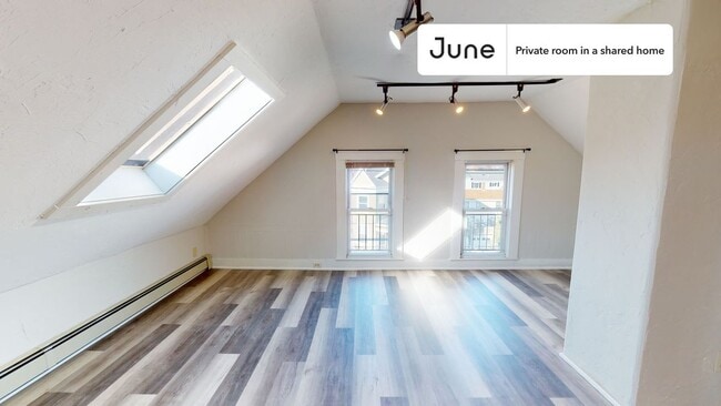 Room in Shared 2 bed/1 bath home, Unit A in Boston, MA - Foto de edificio - Building Photo