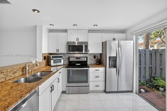 1953 NE 15th Ave in Fort Lauderdale, FL - Building Photo - Building Photo