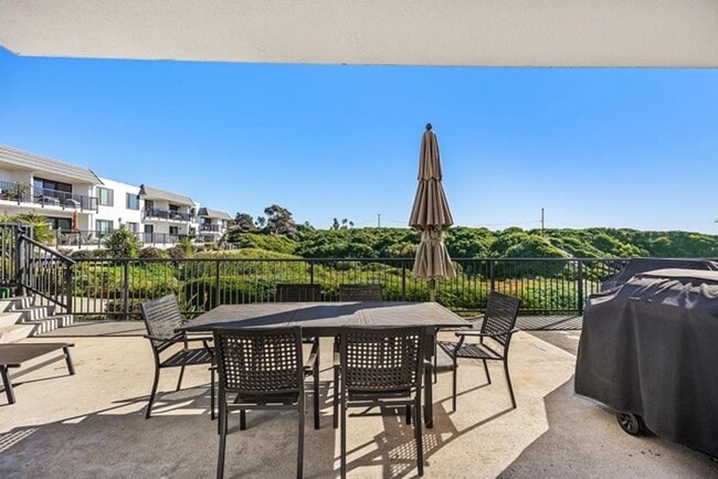 235 Avenida Lobeiro in San Clemente, CA - Building Photo - Building Photo