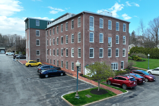 The Lofts at Clark's Pond in Amesbury, MA - Building Photo - Building Photo