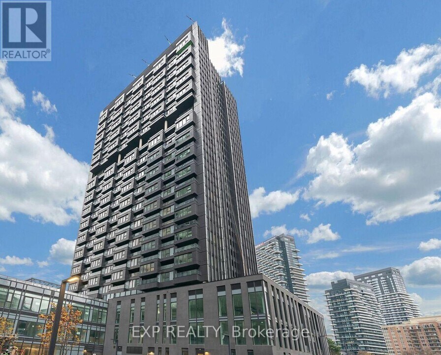 1 Quarrington Ln in North York, ON - Building Photo