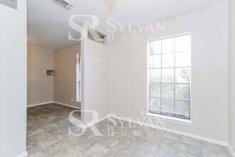 7301 Scenic Brook Dr in Austin, TX - Building Photo - Building Photo