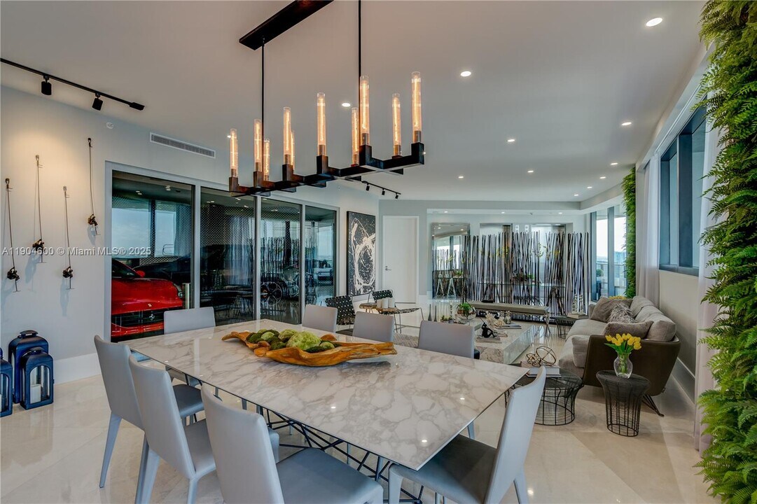 18555 Collins Ave, Unit 2403 in Sunny Isles Beach, FL - Building Photo