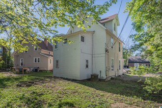 917 Sylvan Ave in Ann Arbor, MI - Building Photo - Building Photo