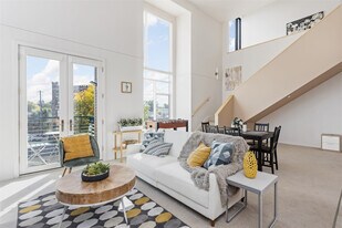 888 Massachusetts Ave in Indianapolis, IN - Building Photo