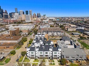 2621 Jackson St in Houston, TX - Building Photo - Building Photo