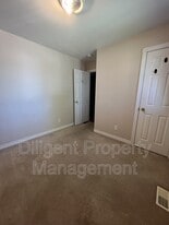 157 Milroy Dr in Peterborough, ON - Building Photo