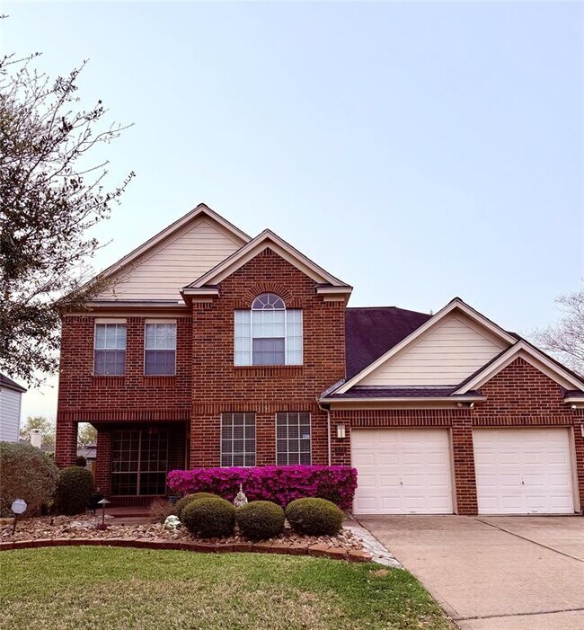 510 Crestwater Ct