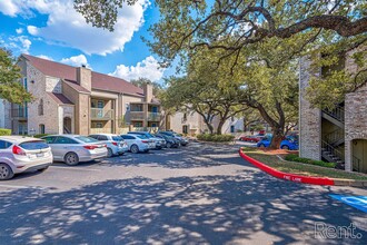 Deer Oaks Apartments in San Antonio, TX - Building Photo - Building Photo