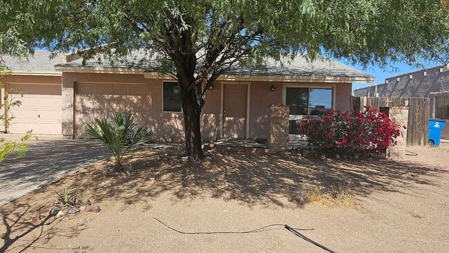 1514 E 28th Ave in Apache Junction, AZ - Building Photo - Building Photo