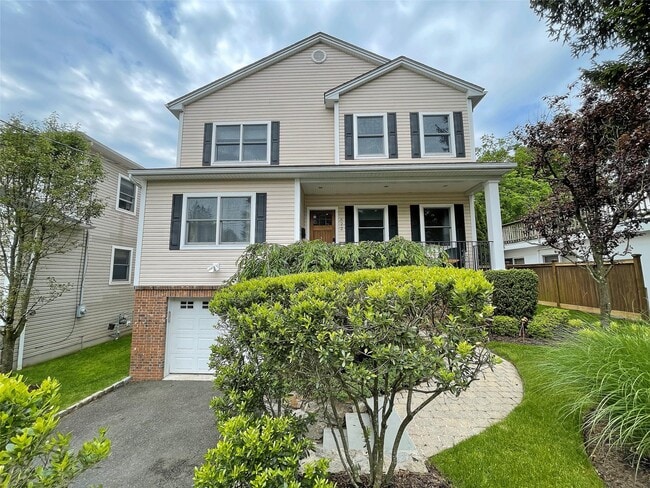 property at 622 Wood St