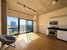 235 W Van Buren St, Unit 3006 in Chicago, IL - Building Photo