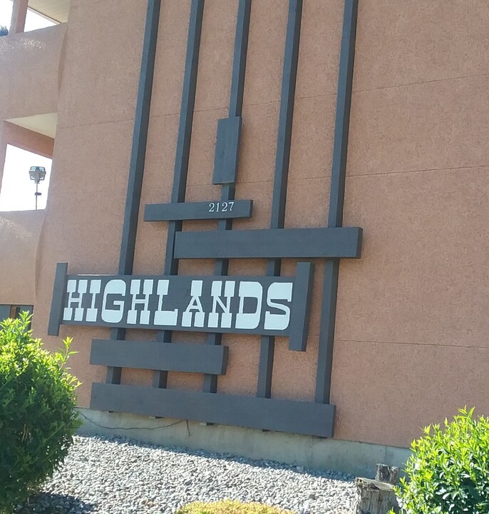 Highland Apartments in Spokane, WA - Foto de edificio