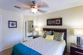 The Park at Knightsbridge in Riverview, FL - Foto de edificio - Building Photo