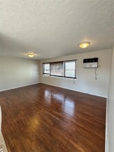 6 Hope Ct in Plainview, NY - Building Photo - Building Photo