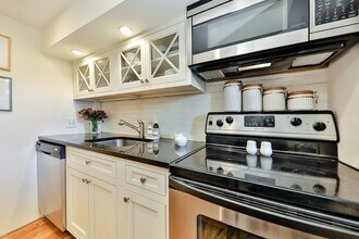 124 Beacon St, Unit 6F in Boston, MA - Building Photo - Building Photo