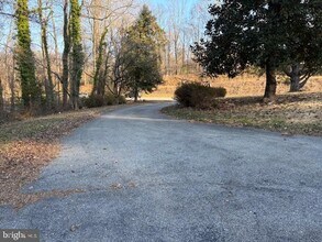 1100 Plum Point Rd in Huntingtown, MD - Building Photo - Building Photo