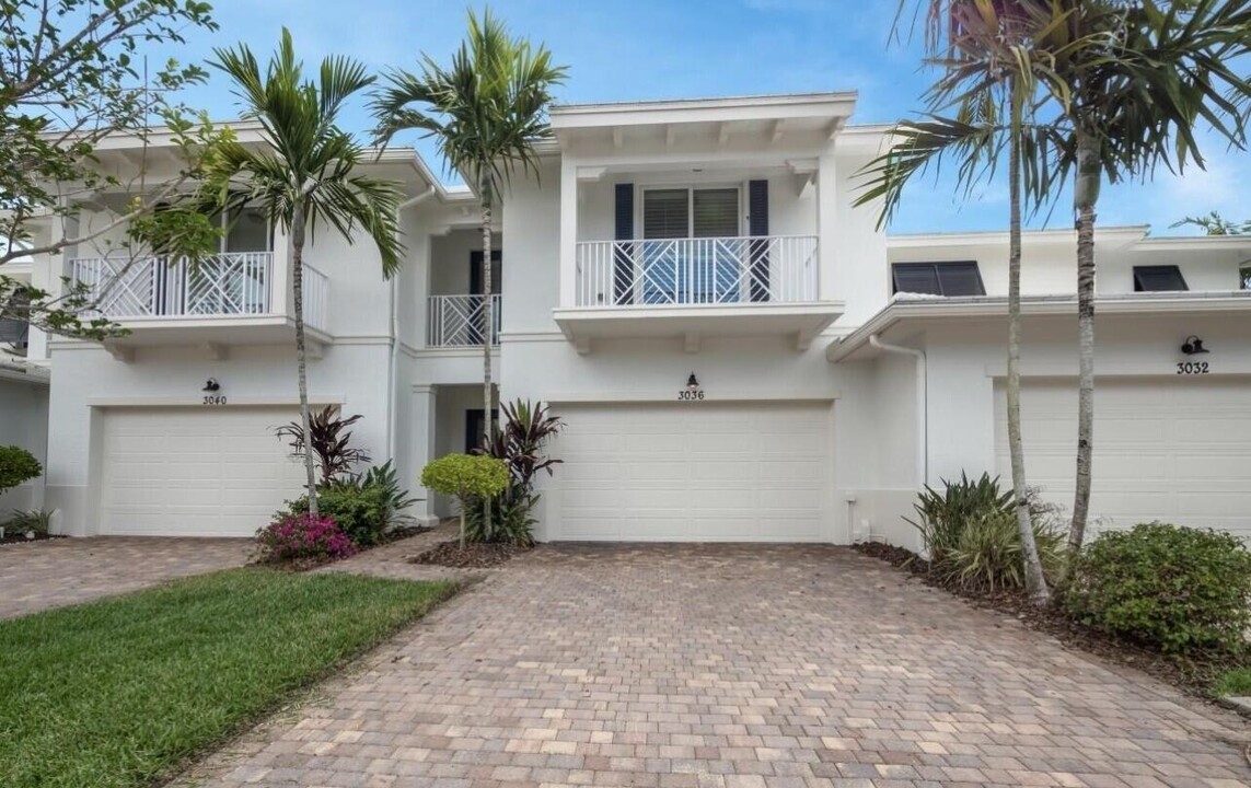 3036 Princeton Ln in Palm Beach Gardens, FL - Building Photo