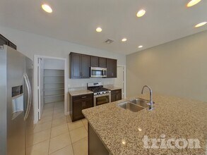 20129 N Herbert Ave, Unit 631 in Maricopa, AZ - Foto de edificio - Building Photo