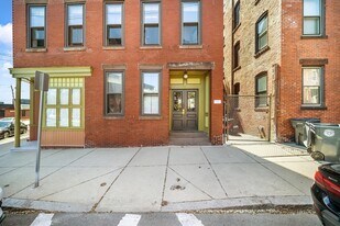 26 Beacon St, Unit 1 in Chelsea, MA - Building Photo