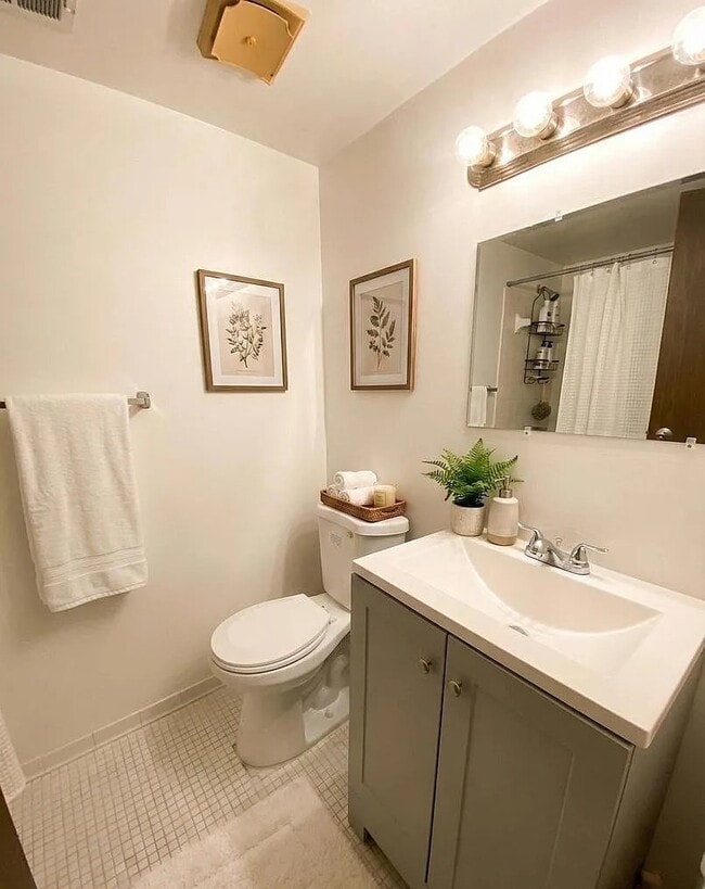 6998 Hanover Pky, Unit 302 in Greenbelt, MD - Building Photo - Building Photo