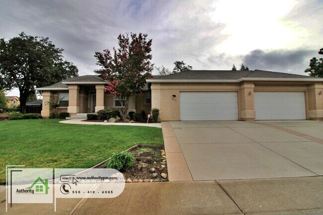 3377 Heritagetown Dr in Redding, CA - Building Photo - Building Photo