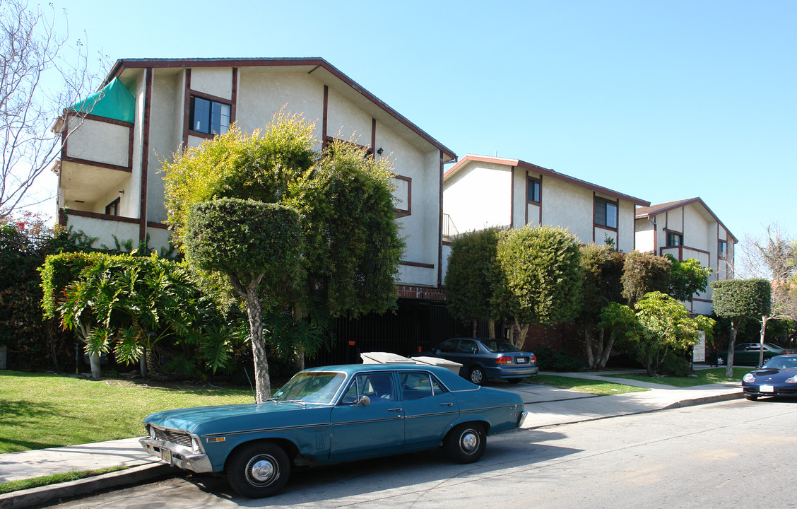 Mariposa Garden Apartments in Glendale, CA - Building Photo