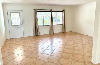 3626 10th St NE in St. Petersburg, FL - Building Photo - Building Photo