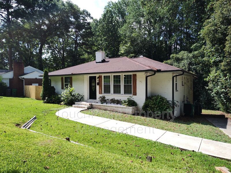 3401 Bonaire Dr in Charlotte, NC - Foto de edificio