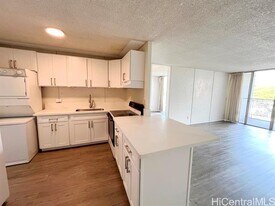 95-061 Waikalani Dr in Mililani, HI - Building Photo