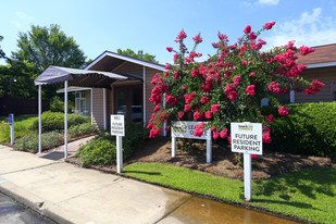 Town & Country Apartment Homes