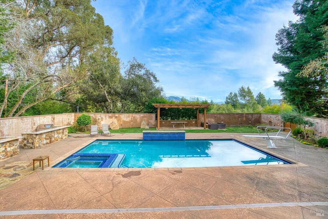 2703 Brush Creek Rd in Santa Rosa, CA - Building Photo