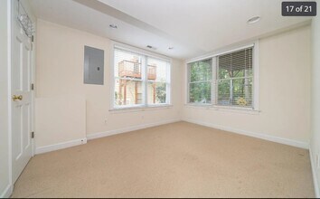 210 Columbia Pl W in Chapel Hill, NC - Building Photo - Building Photo