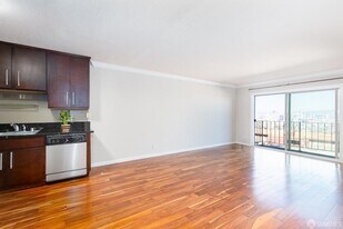 646 Corbett Ave, Unit 605 in San Francisco, CA - Building Photo