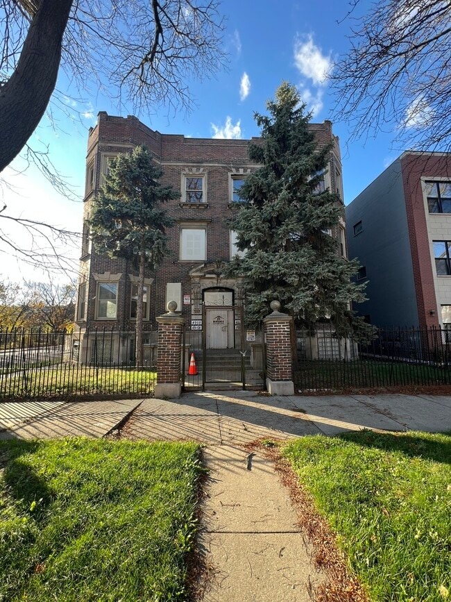 property at 4956 S Michigan Ave