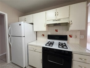 67 N Christy Ln in Las Vegas, NV - Building Photo - Building Photo