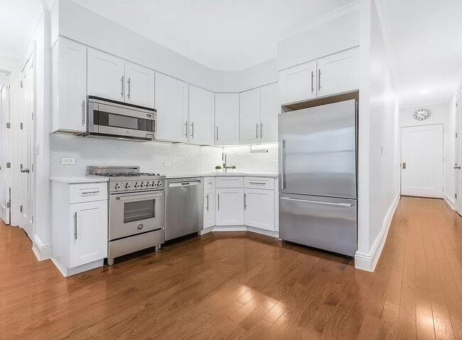 24-51-51 38th St in Queens, NY - Building Photo - Building Photo