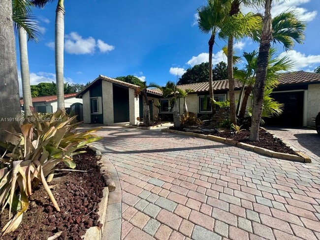 6905 SW 148th Ct in Miami, FL - Building Photo - Building Photo