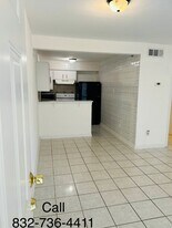 201 W Rosamond St, Unit 43 in Houston, TX - Building Photo