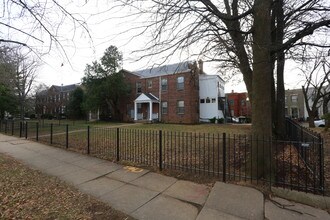1245 S Carolina Ave SE in Washington, DC - Building Photo - Building Photo