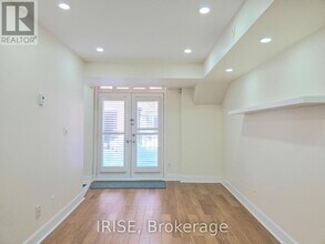 415 Jarvis St in Toronto, ON - Building Photo - Building Photo