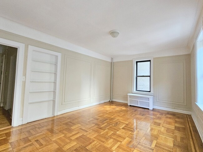 850 W 176th St in New York, NY - Building Photo - Building Photo