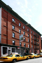 313 10th Ave in New York, NY - Building Photo - Building Photo