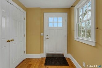 19 Robin Hood Ln in Darien, CT - Building Photo - Building Photo