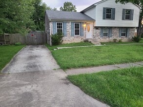 6604 Birchline Blvd in Louisville, KY - Foto de edificio - Building Photo